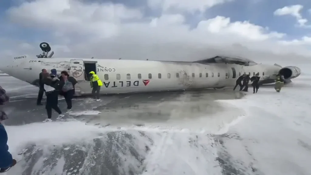 Delta plane flips upside down upon landing in Toronto, all 80 on board survive