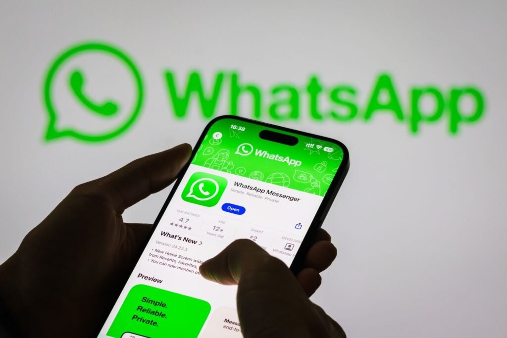 WhatsApp testing new feature: To introduce role labels for group chats